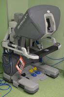 Робот-хирург Da Vinci