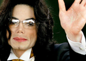 Майкл Джексон экстренно сделал пластическую операцию