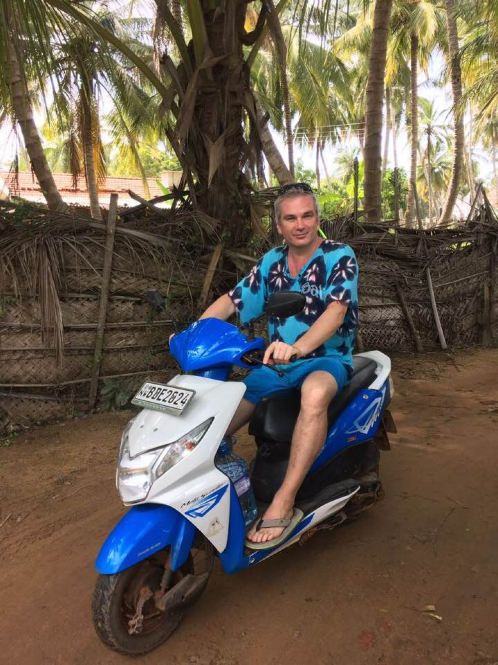 А это врач отдыхает на Шри-Ланке