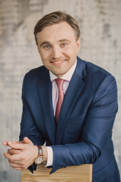 Пластический хирург Александр Грудько