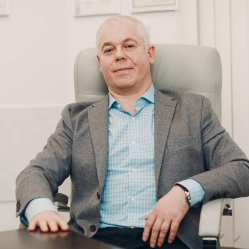 Пластический хирург Эдуард Шихирман