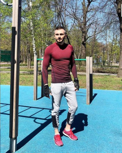 Георгий Чемянов на спортплощадке