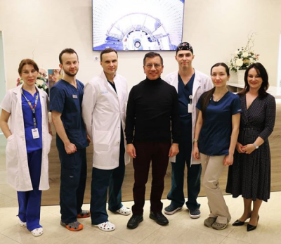 Пластический хирург Наталья Янковская с коллегами