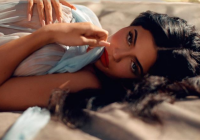 Кайли Дженнер не больна, а делает пластику?