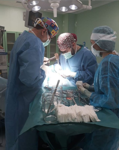 Пластический хирург Николай Зеленин на операции