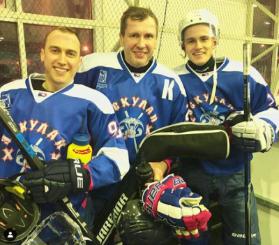 Пластический хирург Павел Куприн играет в хоккей