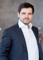 Пластический хирург Валерий Стайсупов