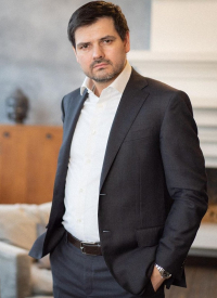 Пластический хирург Валерий Стайсупов