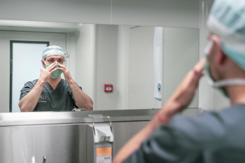 Пластический хирург Валерий Стайсупов перед операцией