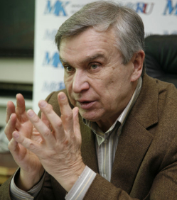 Профессор Александр Неробеев