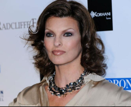 Линду Евангелисту обезобразили хирурги?!