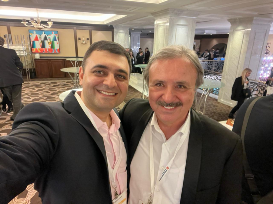 Вардан Аршакян и Казбек Кудзаев на выставке на Первом Российско-турецком конгрессе