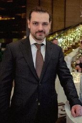 Пластический хирург Валерий Стайсупов