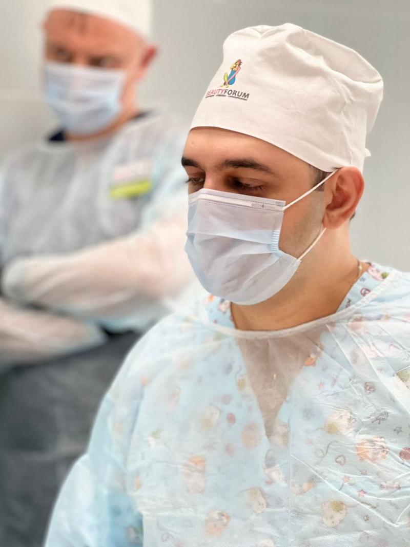 Вардан Аршакян делился самыми важными знаниями о проведении успешной маммопластики