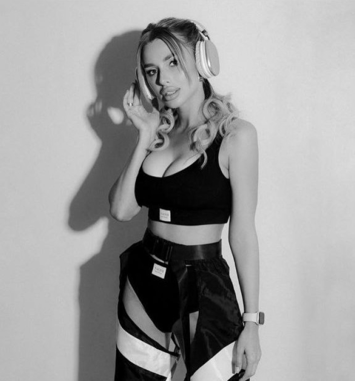 Фотоотзыв. Пациентка московского хирурга Гукаса Миракяна после увеличения груди имплантатами