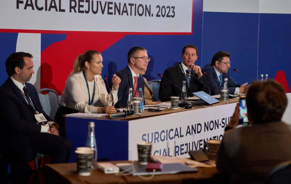 Не остались в стороне и российские пластические хирурги