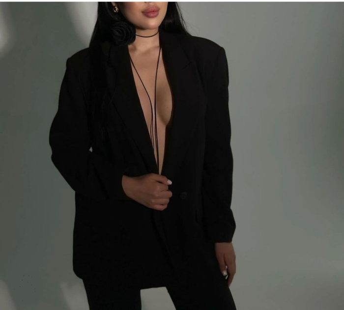 Пациентка пластического хирурга Гукаса Миракяна после увеличения груди имплантами