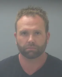 пластический хирург Бен Браун